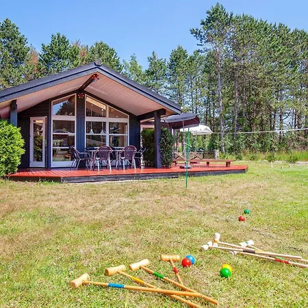 8 Person In Rodby-by Traum Rodby